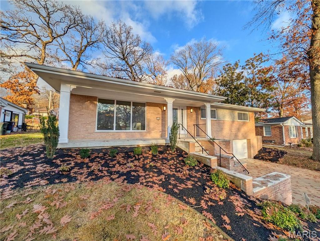 Photo of 7639 Capilia Drive, Crestwood, MO 63123 (MLS # 25078793)