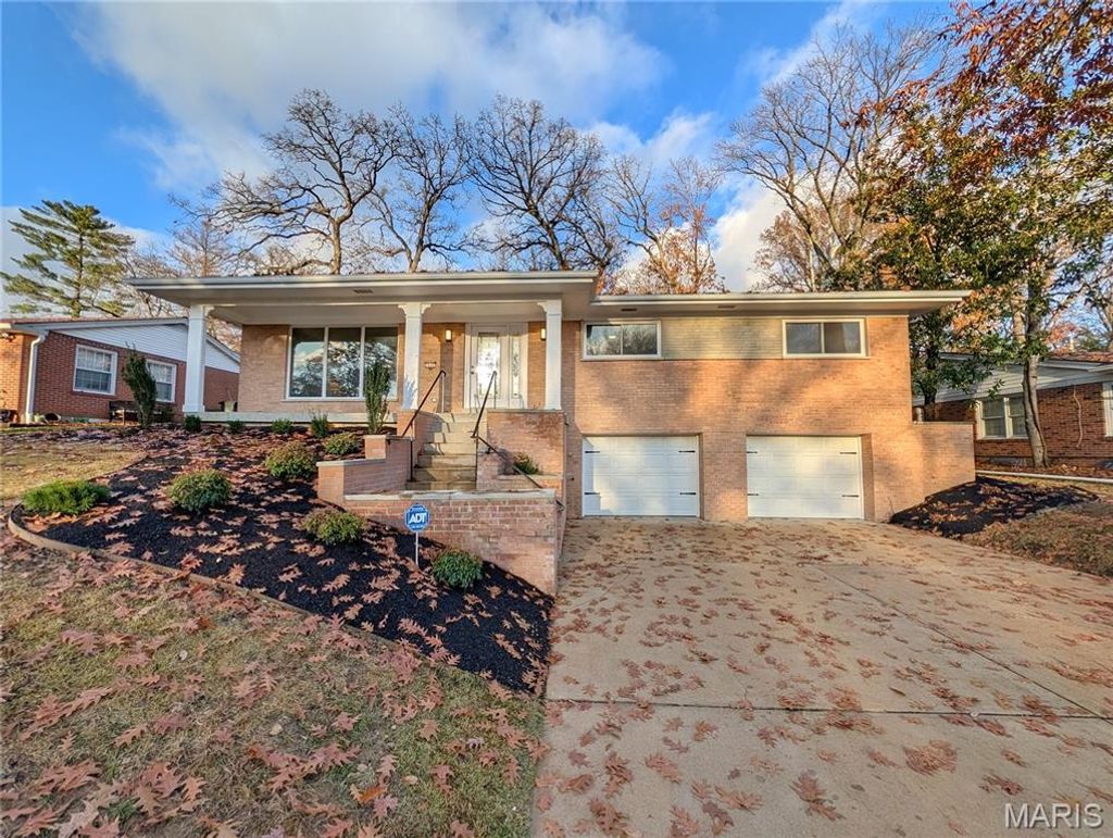 Photo of 7639 Capilia Drive, Crestwood, MO 63123 (MLS # 25078793)