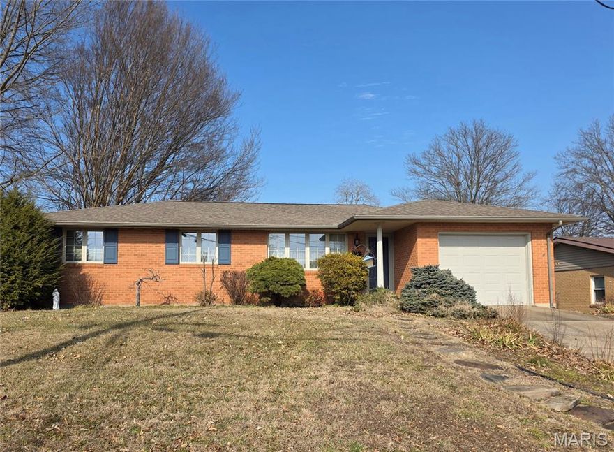 Just a few feet from Jackson Park, this 3 bedroom, 1 bath brick ranch has so much going for it! Cute curb appeal, a beautiful fenced back
yard, and an affordable price point are a compelling combination and hard to come by in Jackson. The home has been well loved, and carpets
that have protected hardwoods for years have already been removed, readying the floors for the refinishing that will leave them gleaming.