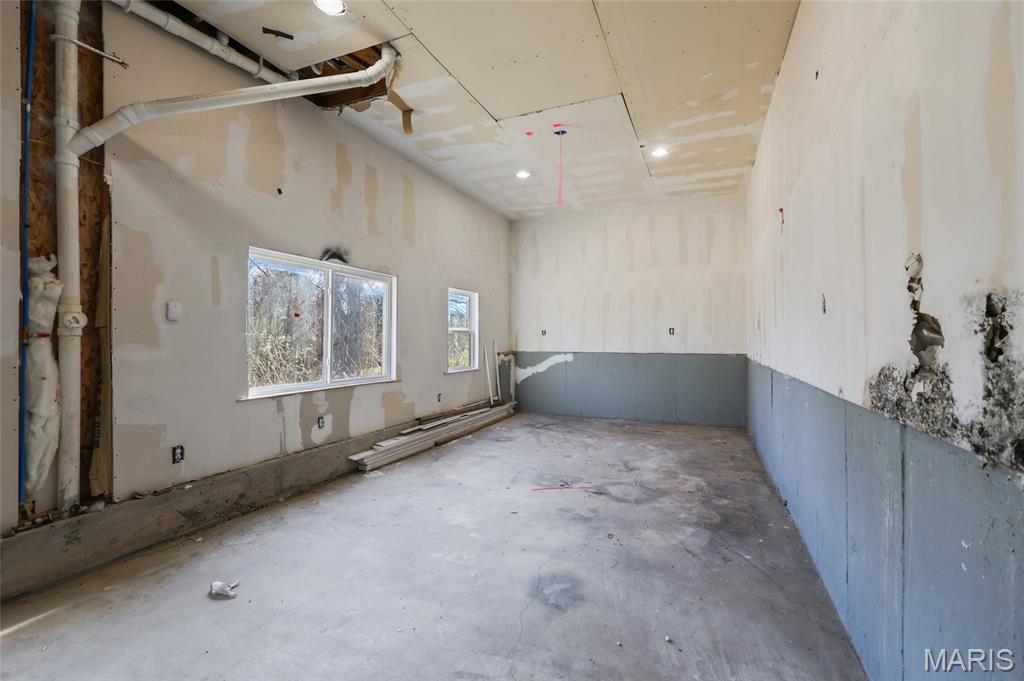 Four Winds 02 - Residential