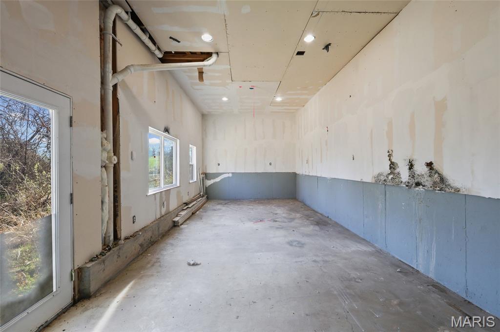 Four Winds 02 - Residential