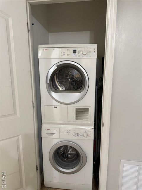 Tiny photo for 950 E Rue De La Banque #L6, Creve Coeur, MO 63141 (MLS # 26005816)