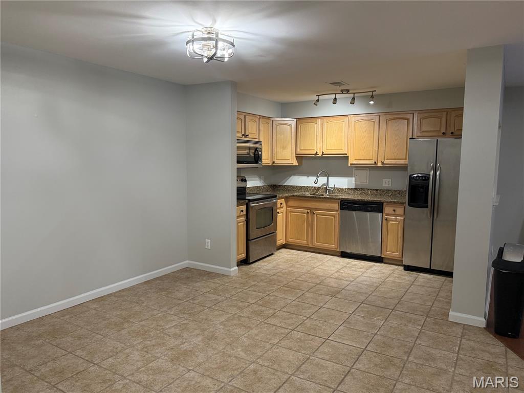 950 E Rue De La Banque L6