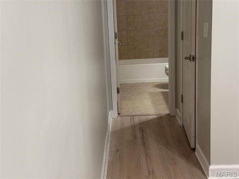 Tiny photo for 950 E Rue De La Banque #L6, Creve Coeur, MO 63141 (MLS # 26005816)