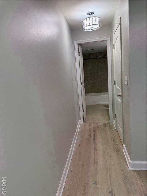 Tiny photo for 950 E Rue De La Banque #L6, Creve Coeur, MO 63141 (MLS # 26005816)