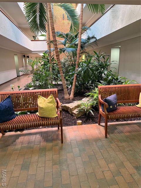 Tiny photo for 950 E Rue De La Banque #L6, Creve Coeur, MO 63141 (MLS # 26005816)