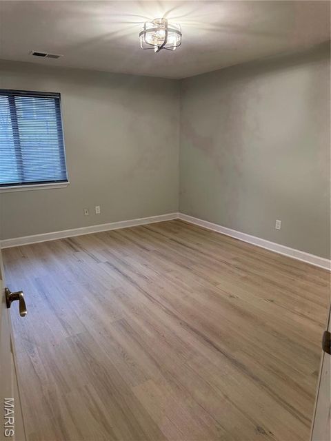 Tiny photo for 950 E Rue De La Banque #L6, Creve Coeur, MO 63141 (MLS # 26005816)