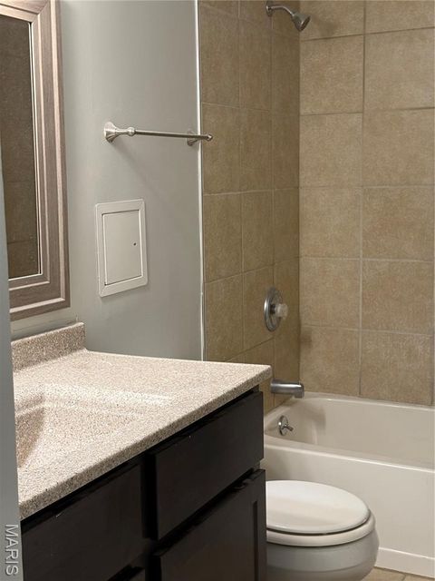 Tiny photo for 950 E Rue De La Banque #L6, Creve Coeur, MO 63141 (MLS # 26005816)