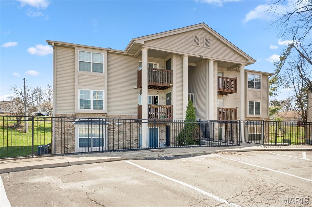 Carriage Parc Condo - Residential