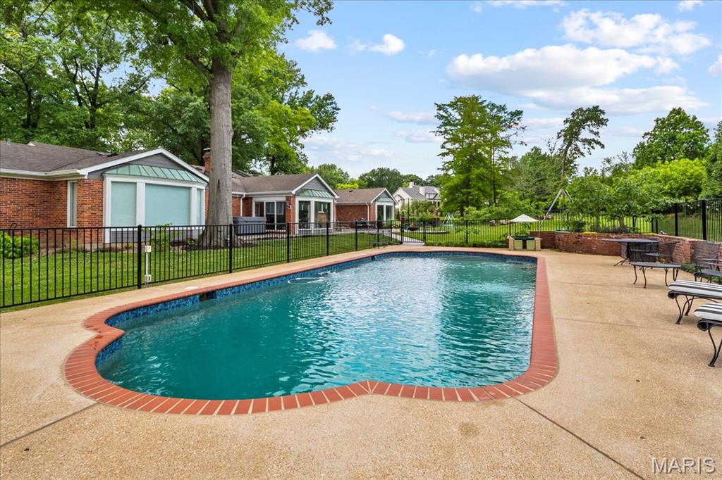 Steeplechase Lane - Residential