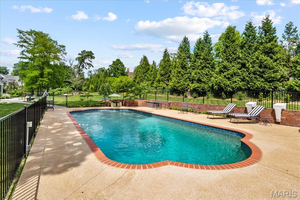 Steeplechase Lane - Residential