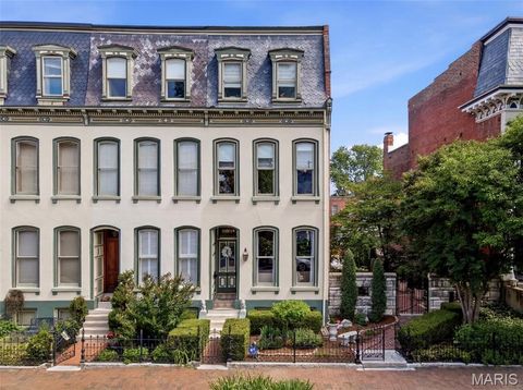 Photo of 1911 Hickory Street, St Louis, MO 63104 (MLS # 26030901)
