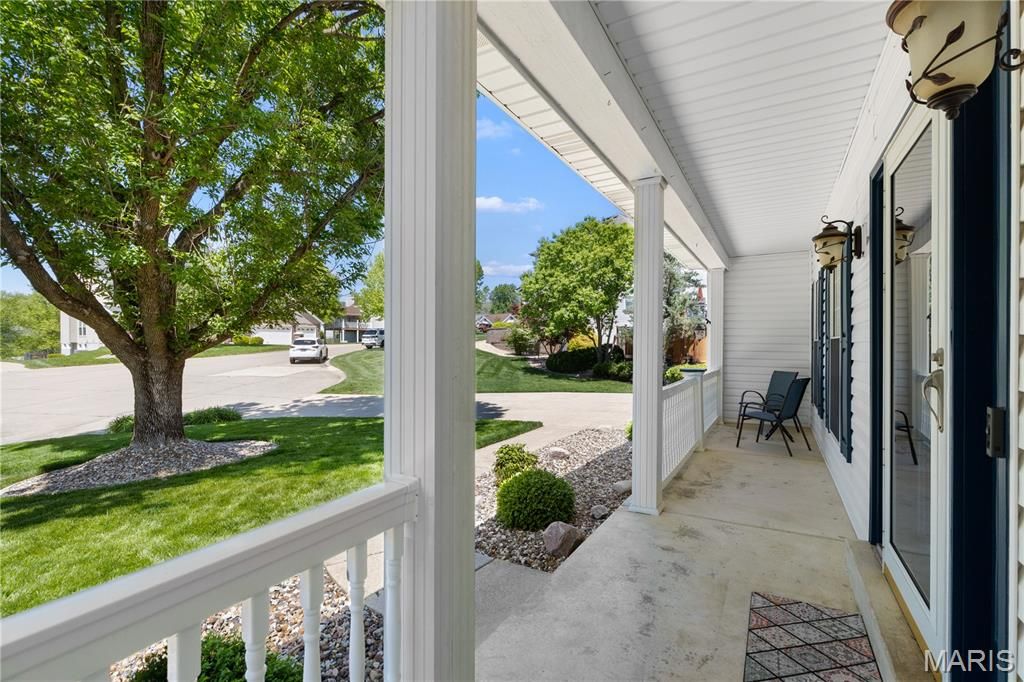 Photo of 6 Huntleigh Meadows Court, Unincorporated, MO 63303 (MLS # 26025316)