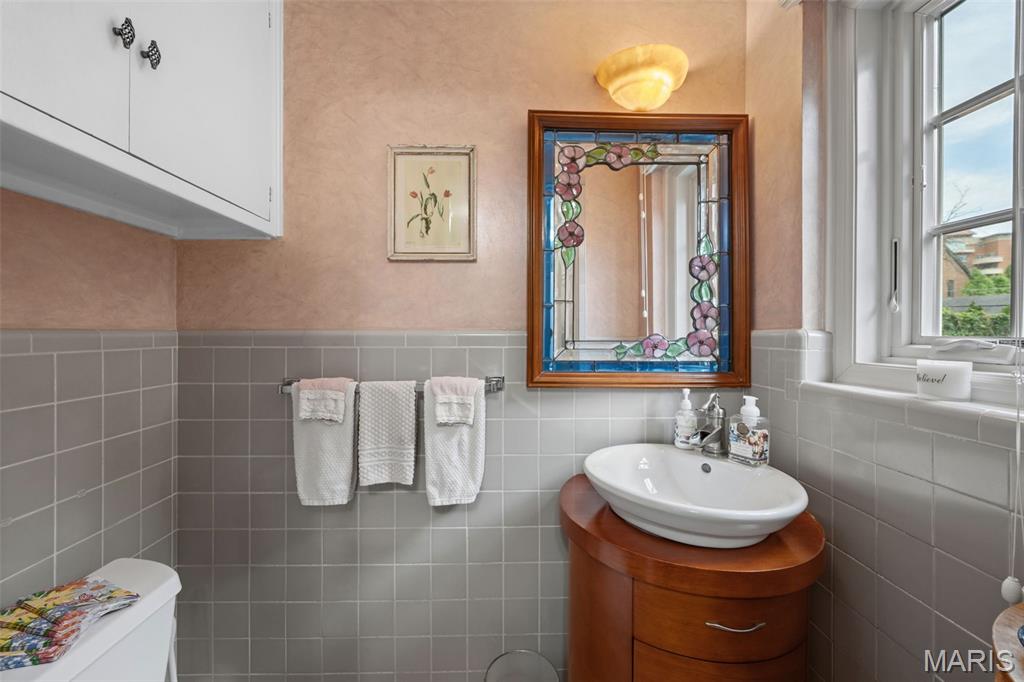 Country Club Place 2 - Residential