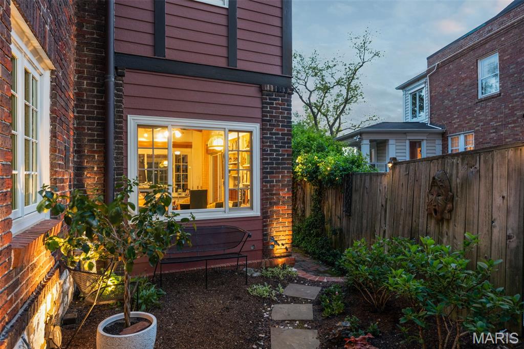 Country Club Place 2 - Residential