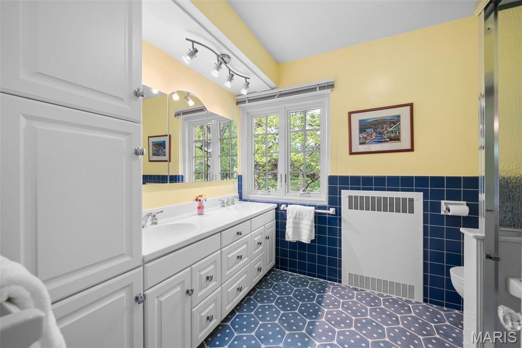 Country Club Place 2 - Residential