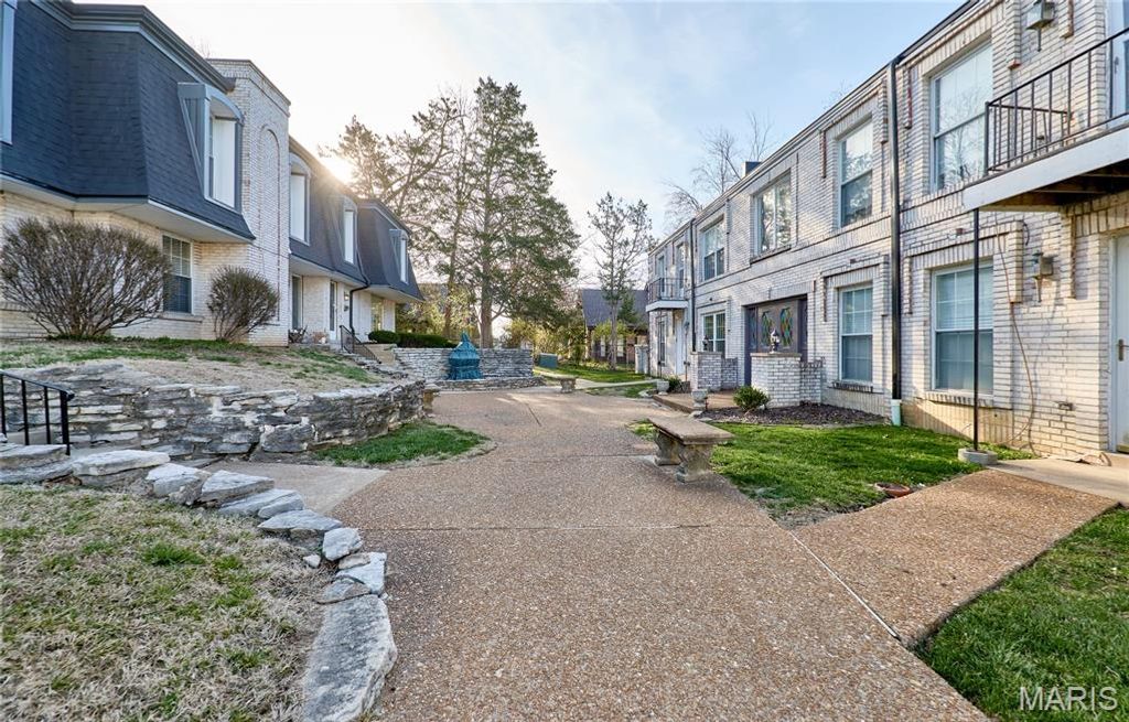 Photo of 4392 Chateau De Ville Drive #F, Unincorporated, MO 63129 (MLS # 26020333)