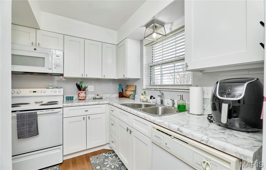 Chateau De Ville Condo Sec - Residential