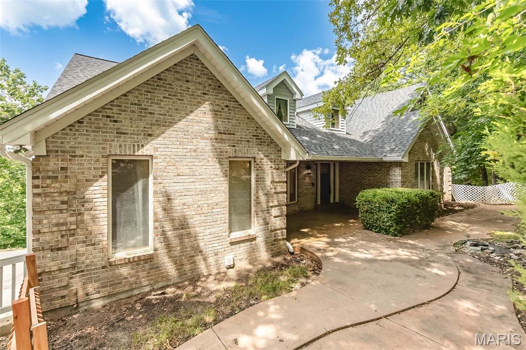 1423 Wills Hollow Road