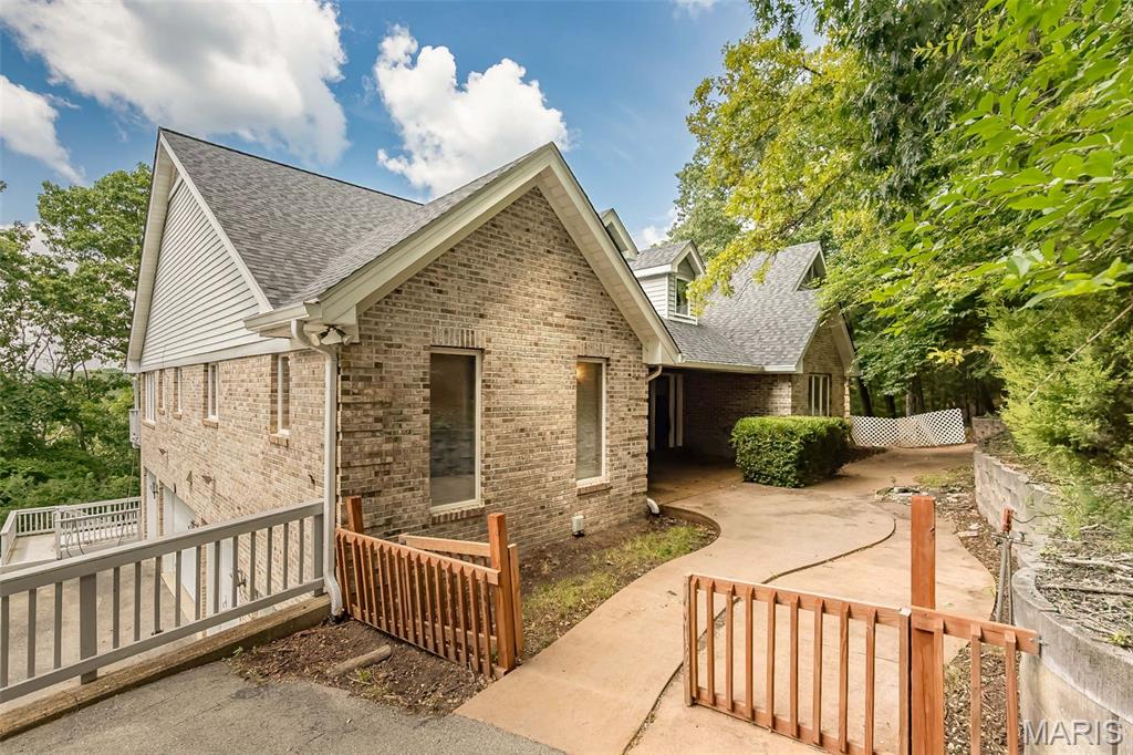 1423 Wills Hollow Road