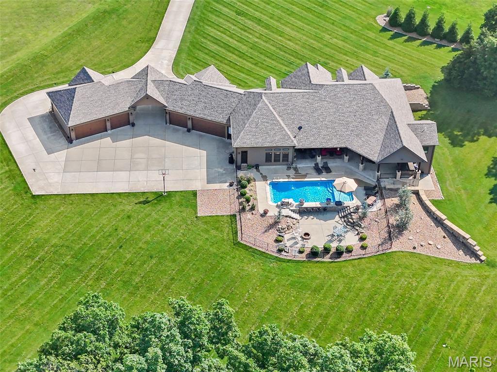 32 Taylors Way