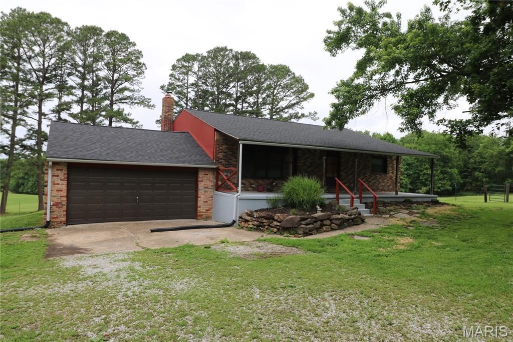 Photo of 1152 Nixon School Road, Leasburg, MO 65535 (MLS # 26028138)