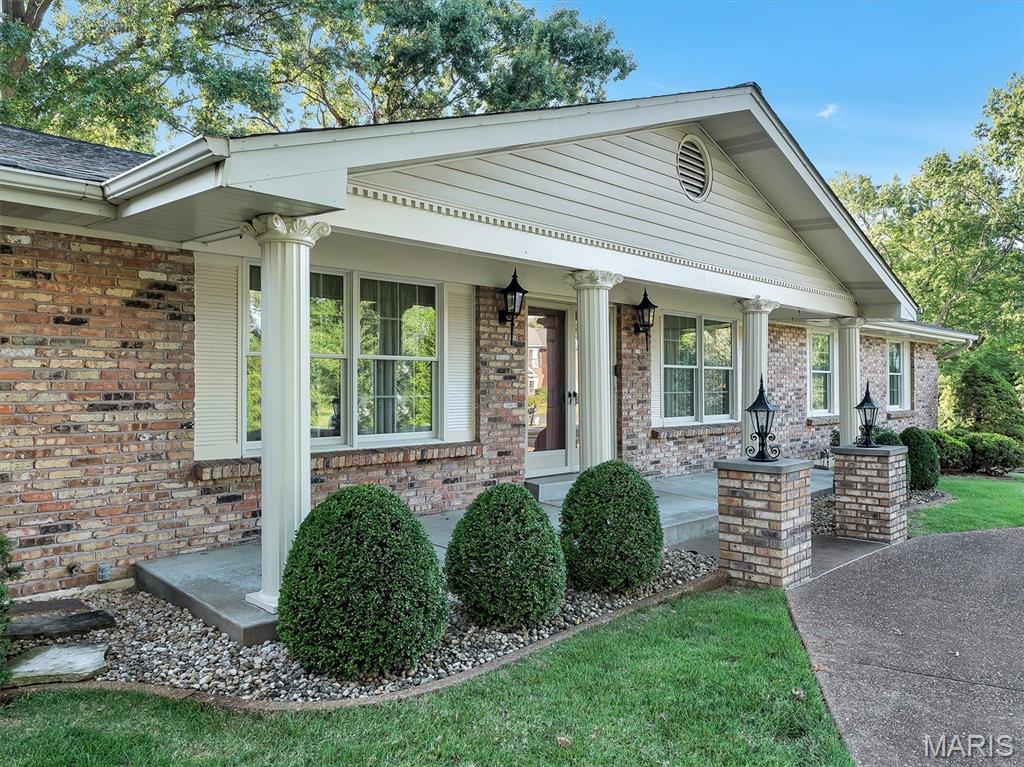 Photo of 1949 Roth Drive, St Louis, MO 63131 (MLS # 26053021)