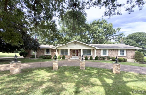 Photo of 1949 Roth Drive, St Louis, MO 63131 (MLS # 26053021)