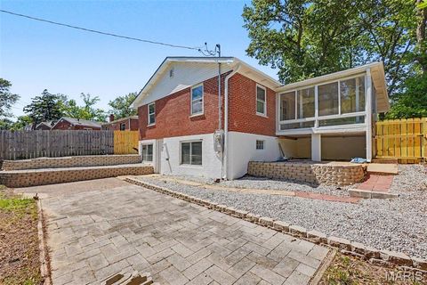 Tiny photo for 6670 Kenwood Drive, Northwoods, MO 63121 (MLS # 26028506)