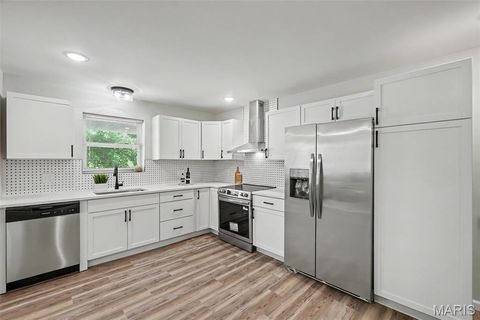 Tiny photo for 6670 Kenwood Drive, Northwoods, MO 63121 (MLS # 26028506)