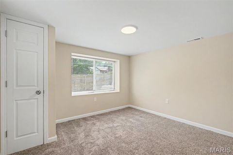 Tiny photo for 6670 Kenwood Drive, Northwoods, MO 63121 (MLS # 26028506)