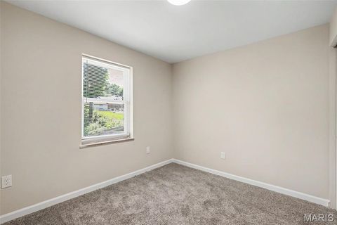 Tiny photo for 6670 Kenwood Drive, Northwoods, MO 63121 (MLS # 26028506)