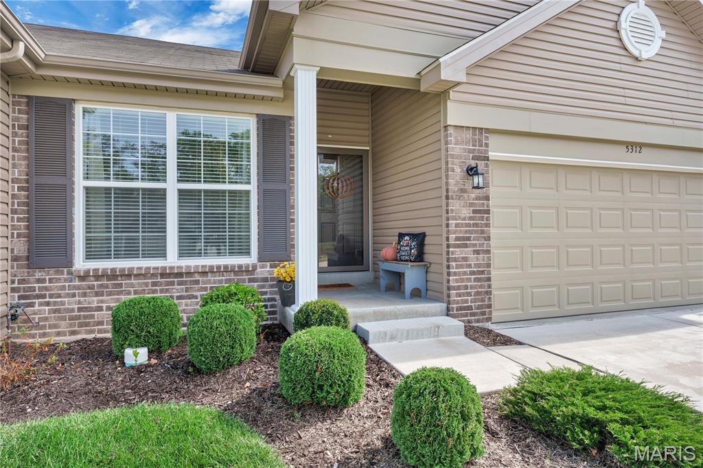 5312 Lakepath Way