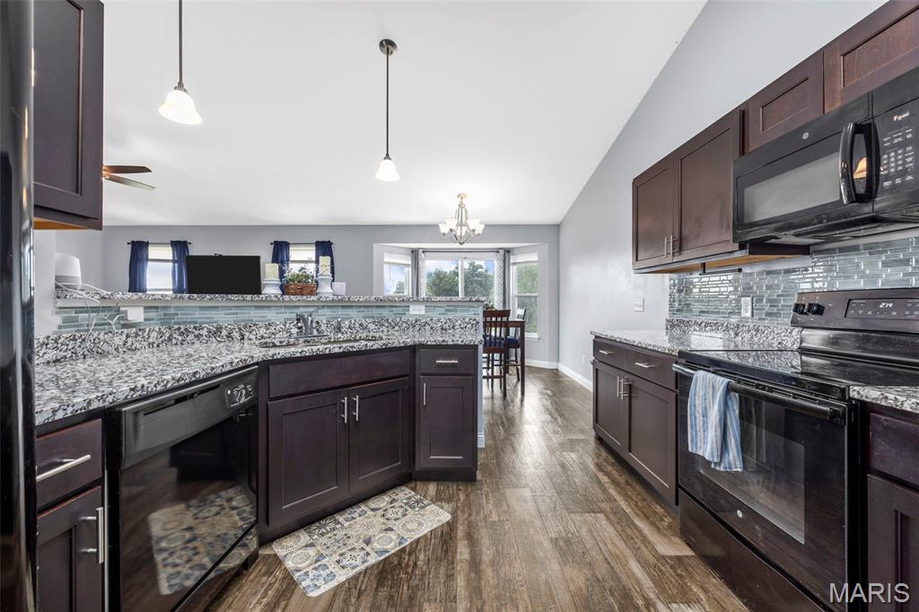 Falcons Crest - Residential