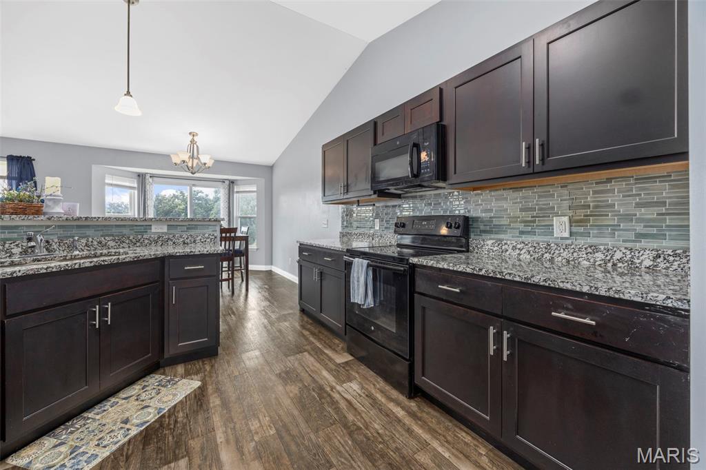 Falcons Crest - Residential