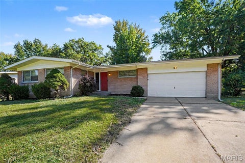 Photo of 1370 Milbank Drive, Florissant, MO 63031 (MLS # 26067870)