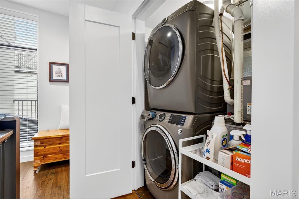 Artizen/West Pine Twnhms - Residential