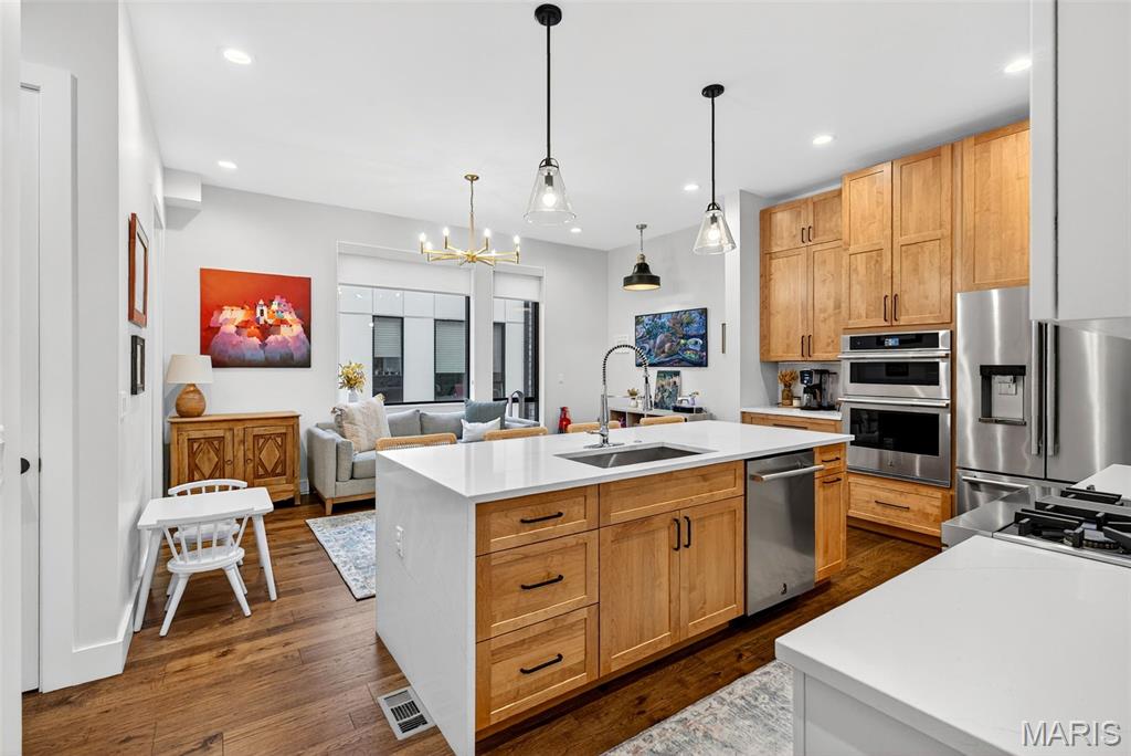 Artizen/West Pine Twnhms - Residential