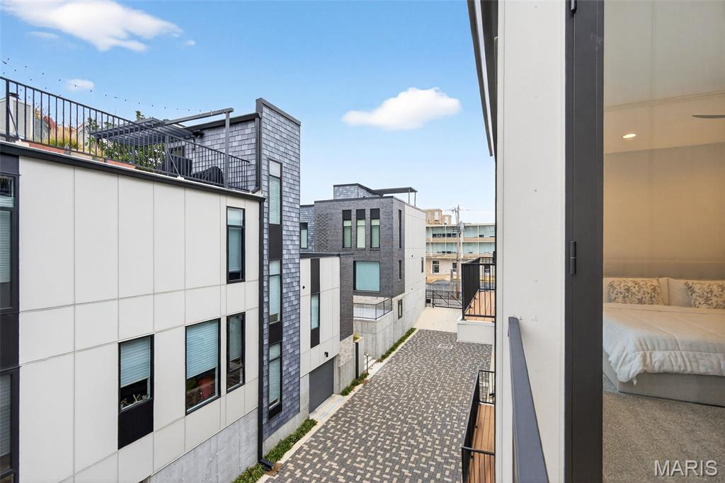 Artizen/West Pine Twnhms - Residential