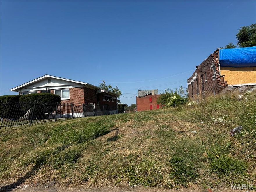 WHAT A WONDER WAY TO BUILD BACK NORTH ST LOUIS CITY WITH THIS BEAUTIFUL PEICE OF LAND.
