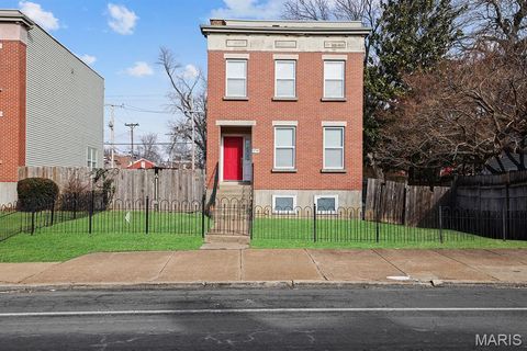 2741 Chippewa Street St Louis MO 63118