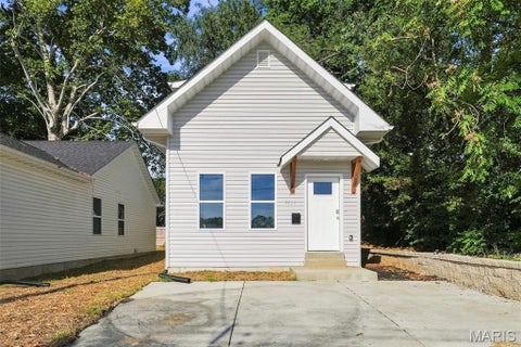 Photo of 9929 S Broadway, St Louis, MO 63125 (MLS # 26058652)