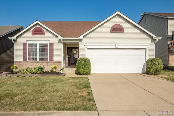 4617 RICHMOND FOREST DR, FLORISSANT, MO 63034 - Image b238fa7ecf56b2db2c0cd131de3f2569/2553771019