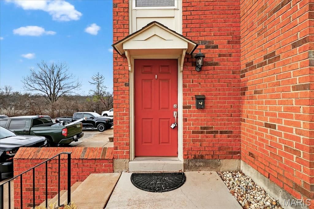 Photo of 1977 Hunting Lake Court #1977, Kirkwood, MO 63122 (MLS # 26003285)