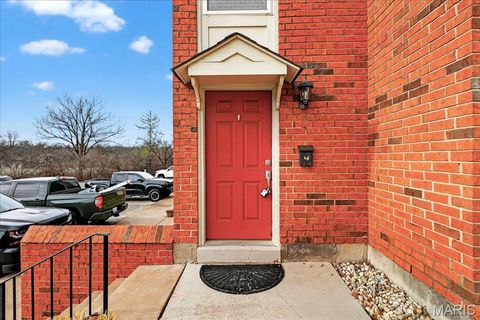 Tiny photo for 1977 Hunting Lake Court #1977, Kirkwood, MO 63122 (MLS # 26003285)