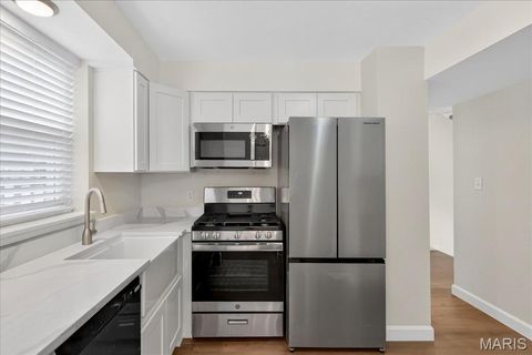 Tiny photo for 1977 Hunting Lake Court #1977, Kirkwood, MO 63122 (MLS # 26003285)