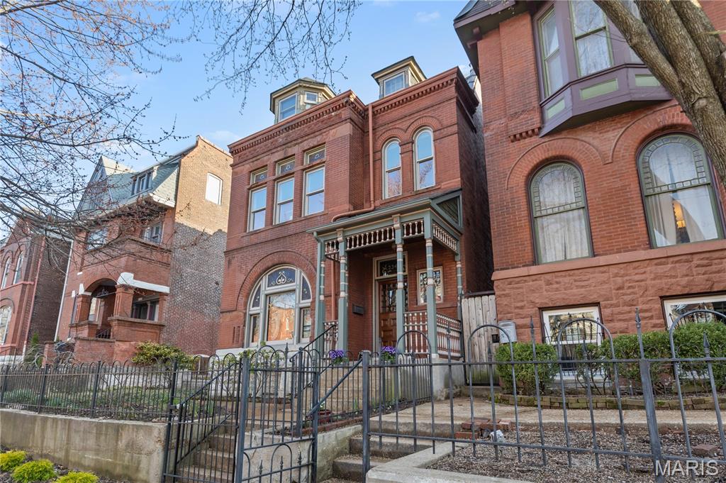 Lafayette Square - Residential