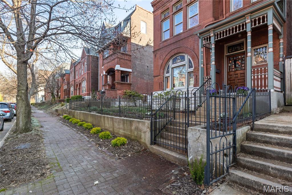 Lafayette Square - Residential