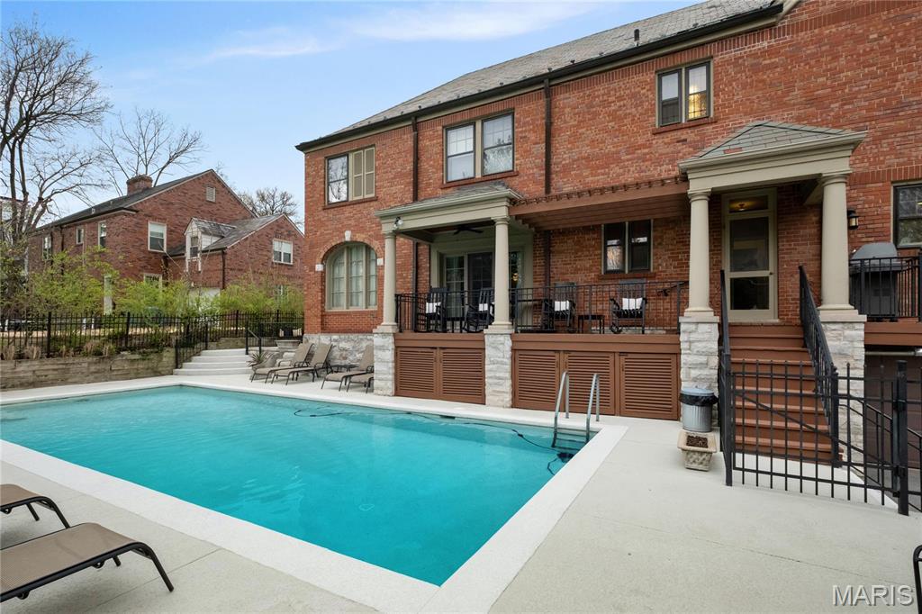 Lake Forest - Residential