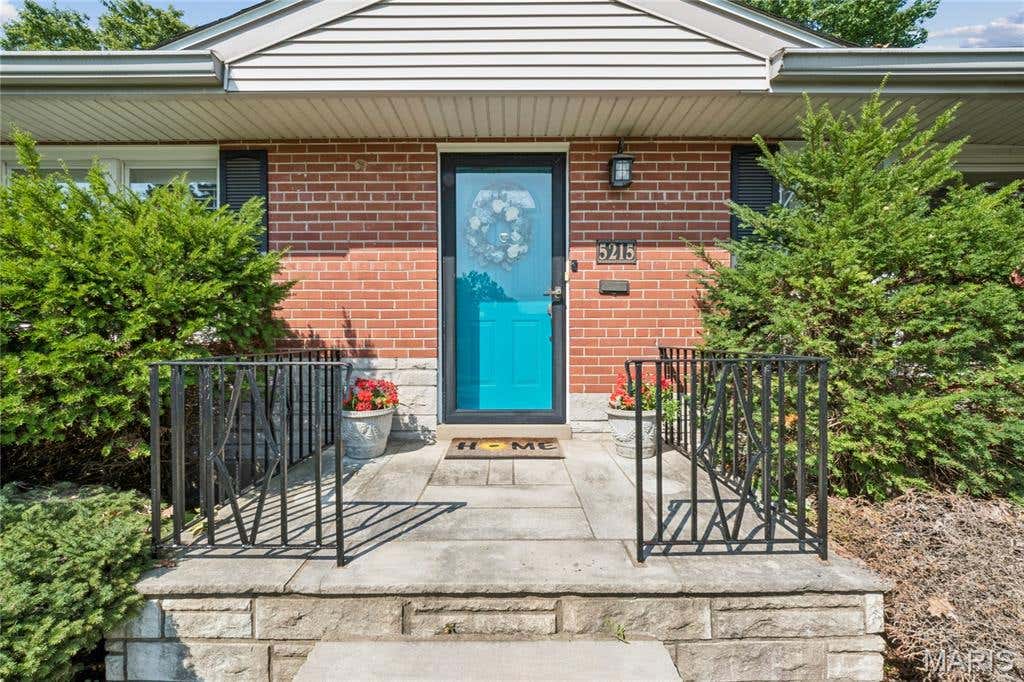 Photo of 5215 Creighton Drive, St Louis, MO 63123 (MLS # 26050163)